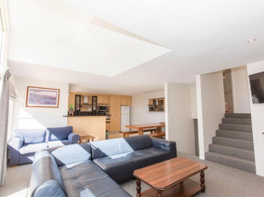 Torino 2 14 Nettin Circuit, Jindabyne
